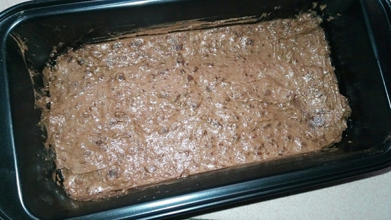 巧克力磅蛋糕,选一个合适的容器
160度烤25分钟