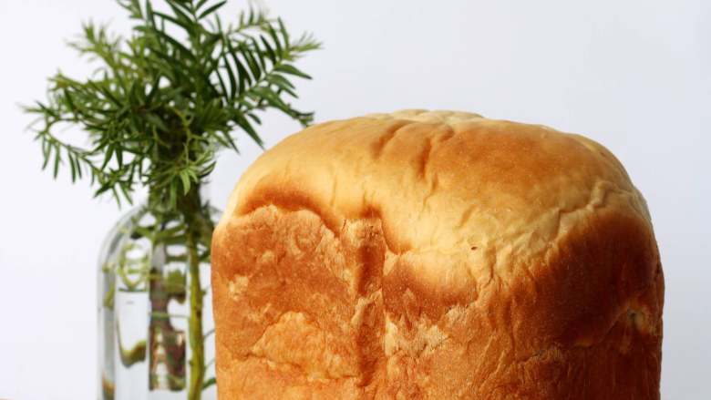 红豆面包（面包机版）,面包放凉后，手摸起来有余温用保鲜袋装起来室温保存