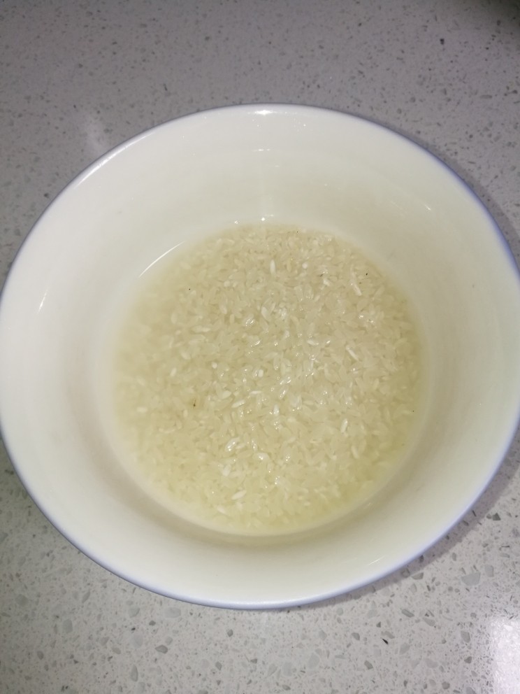 粥品元气#八宝粥#(创建于30/11~2017),大米洗过并浸泡半小时。