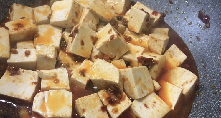 家常版麻婆豆腐,大火煮开，收汁