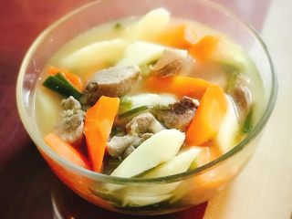 胡萝卜山药炖羊肉汤,香喷喷