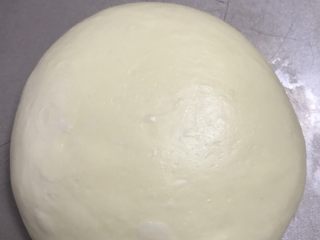 巧克力面包卷,面团基础发酵完成。