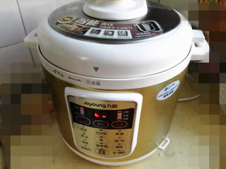 咖喱牛肉土豆,高压锅选择炖/焖功能，大约30分钟左右，