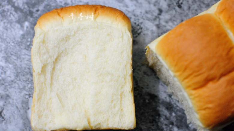 中种法奶香吐司面包,成品细节，面包组织非常细腻均匀。