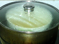 芒果椰蓉冰皮月饼,大火上锅蒸25分钟