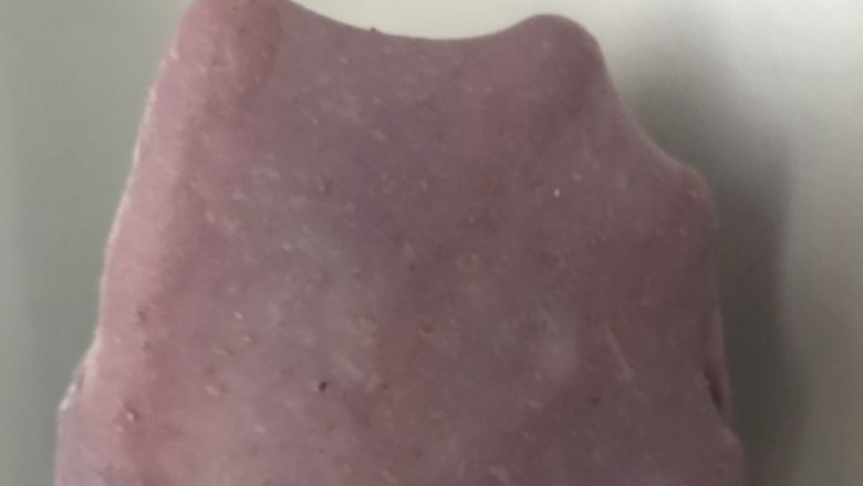紫薯麻薯软欧,加入玉米油揉出手套膜