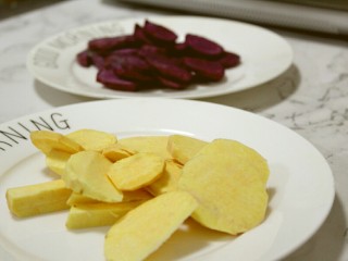 双色芝士球,紫薯，红薯去皮切片