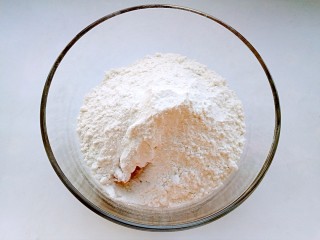 南瓜华夫饼,加入中筋面粉。