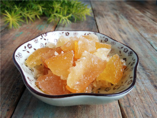 柚子皮糖,做好的柚子皮一点涩味都没有，甜滋滋的。常温储存，可保存15天左右。