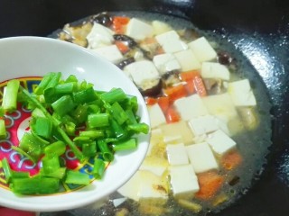 炒内酯豆腐图片