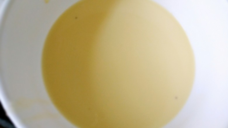 百变鸡蛋+火龙果蛋挞,最后要过筛过筛过筛。