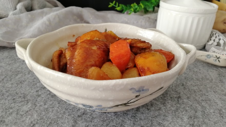 翅中香焖干锅地瓜土豆