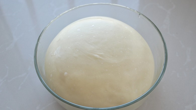原味面包甜甜圈,待面团发酵至原来的2.5倍大