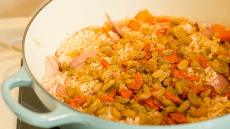 喷香羊肉饭/牛肉饭,煮完的米一粒粒的。