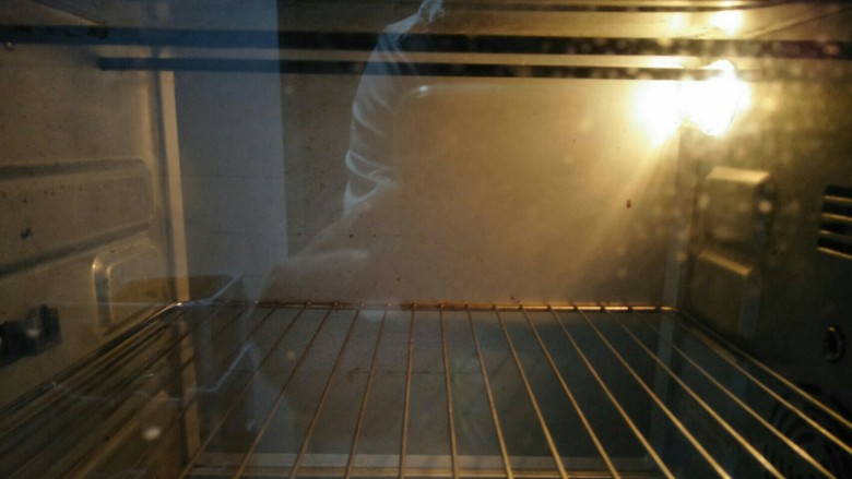 百变鸡蛋+鸡蛋糕,这时烤箱170度开始预热