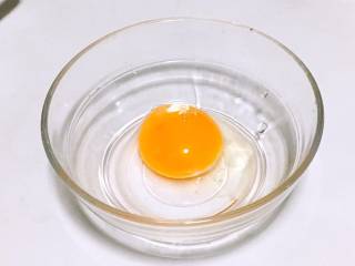 番茄鸡蛋疙瘩汤,鸡蛋取蛋黄备用。

PS:可以加全蛋。