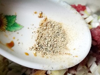 创意蒸菜～过桥豆腐,加入胡椒粉