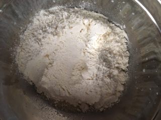抹茶味雪花酥（内含饼干做法）,加入中粉和盐