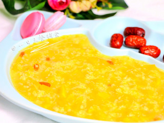 南瓜燕麦粥,🌻小贴士：
1. 煮南瓜的水可以换成牛奶或豆浆。
2. 南瓜还可以换成红薯、紫薯等薯类。