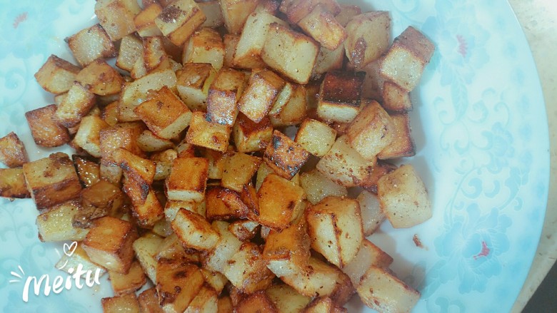 干煸焦香土豆,出锅，特别下饭好吃，爱吃孜然和辣椒的可以放一些