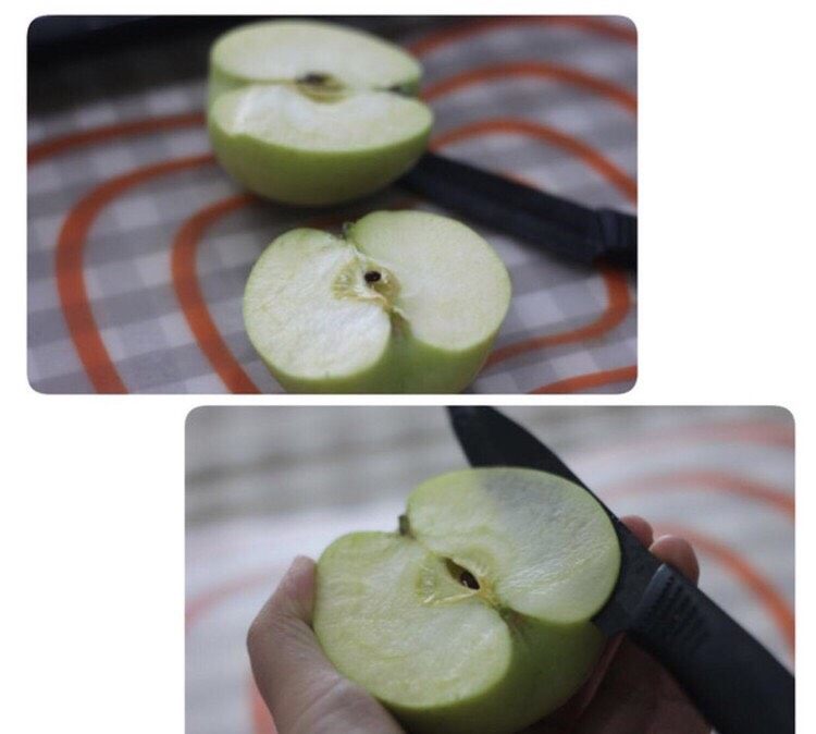 换个吃法吃苹果：烤苹果片！,苹果带着皮会有点滑，所以大家也可以提前把苹果皮给削掉，这样更有利于切片。