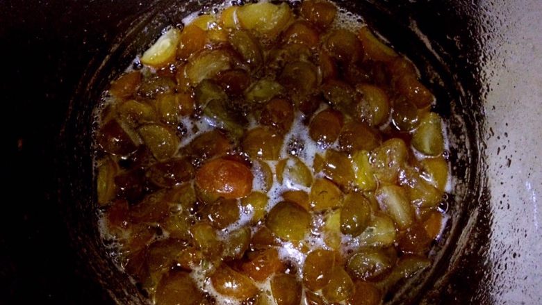 万能止咳水蜜制金桔,看到锅的周围都是蒸发出来的糖分