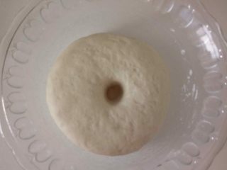 
宝宝辅食-紫薯山药花卷
9M,发酵成两倍大，简单测试办法在面团中间戳个洞，不反弹证明发酵好了。