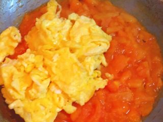 百变鸡蛋+番茄炒蛋,加入鸡蛋