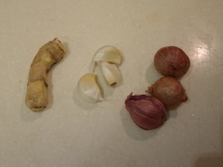 台式鹵白菜,姜、蒜、紅蔥頭