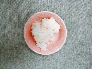 大米锅巴,准备好剩米饭