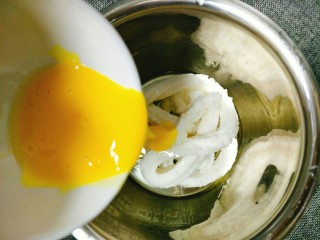 大米锅巴,鸡蛋液