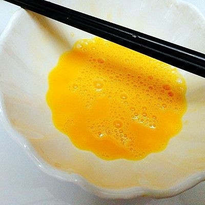 炒饭秀+什锦蛋炒饭,土鸡蛋打散