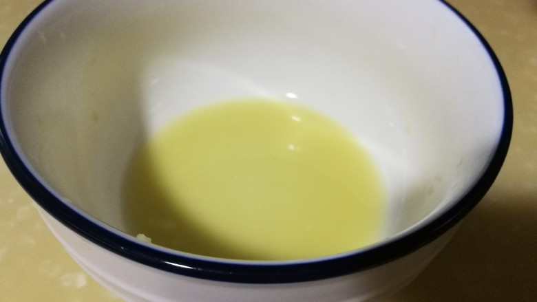快手早餐姜汁撞奶 
冬至前后最是温阳时,姜汁约10ml，过滤去姜末
