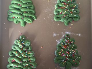 快乐圣诞树,全部做好，二次发酵20分钟，入开水锅蒸13分