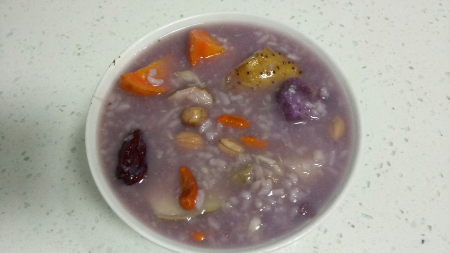 紫薯大米枸杞粥