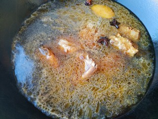 铁锅乱炖，排骨炖时蔬,加入两大碗开水，中火炖30分钟