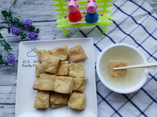 揭阳+炸豆腐,夹上一块沾点蒜蓉盐