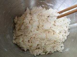 金鱼饺子,用筷子搅成絮状
