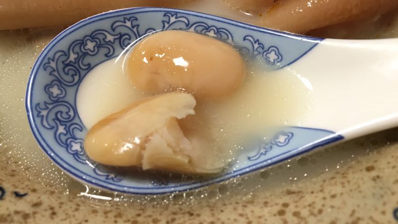 四川+老妈蹄花,白芸豆也很软烂，无法形容这个好吃程度啦！