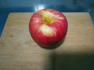 天鹅苹果、花式苹果（2种花式切苹果方法）,天鹅苹果：苹果一个，红点的更好看。