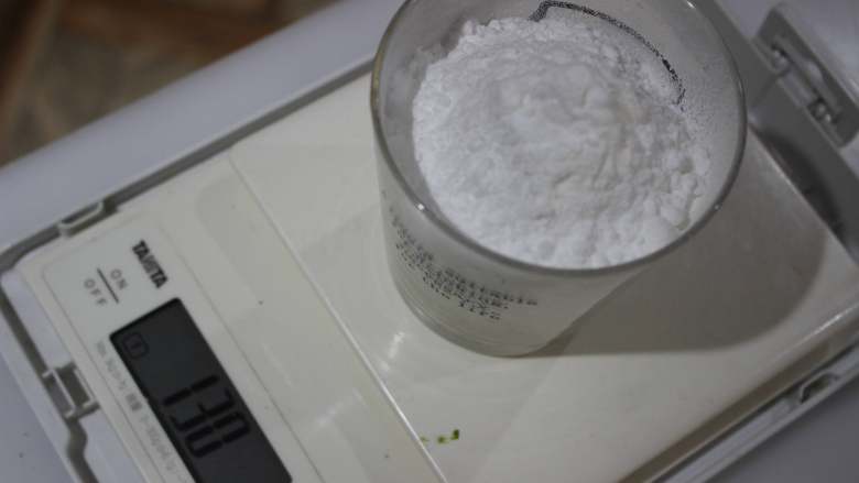 圣诞花环曲奇~UKOEO风炉制作,称取糖粉。