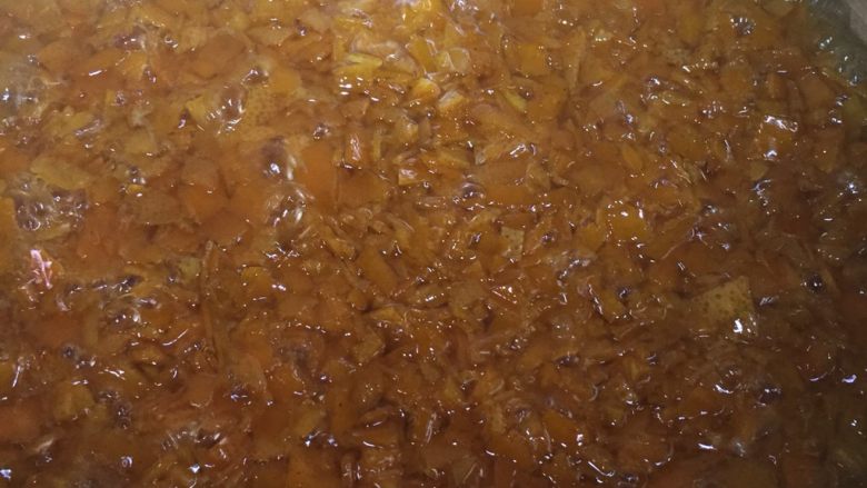 糖渍橙皮,过程图，不要着急，就是小火慢慢煮，大概十几二十分钟就可以了