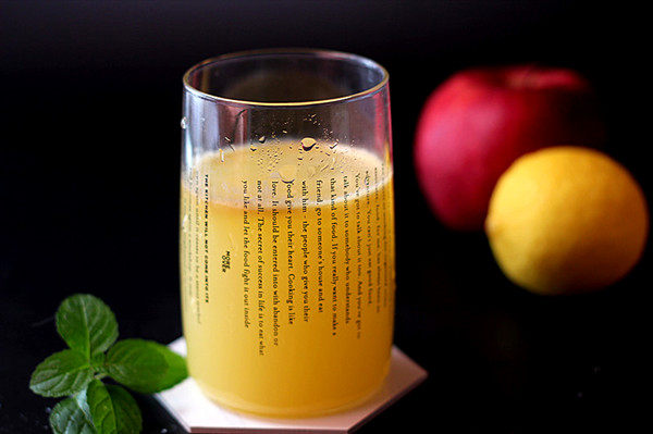 酸甜爽口的饮品---柠檬苹果汁,成品