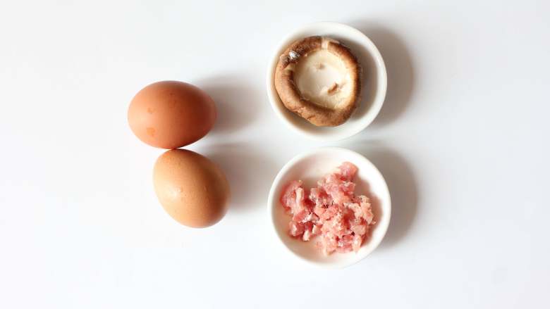 三鲜蛋羹（适合14个月龄以上的宝宝）,准备所有食材
