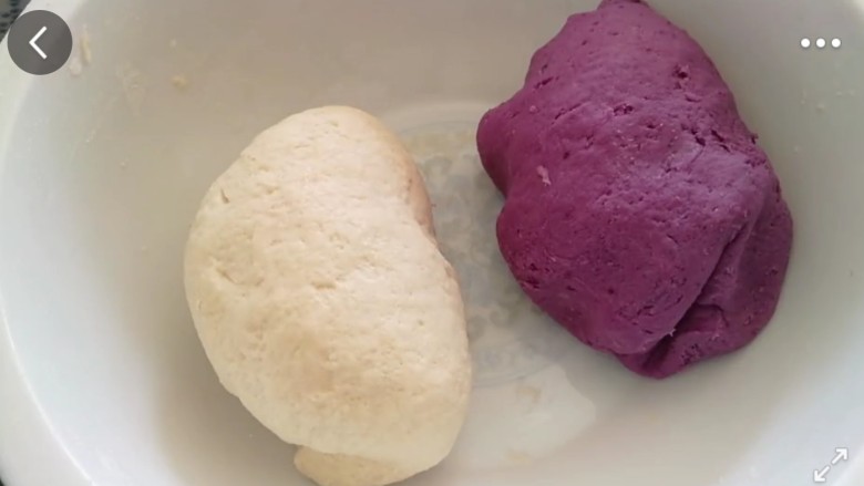 紫薯红薯包子（杂粮馒头）,揉好的两个面团等待发酵
