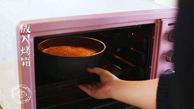 18m+红枣糕（宝宝辅食）,放入烤箱，上火160度，下火150度，先烤20分钟~
