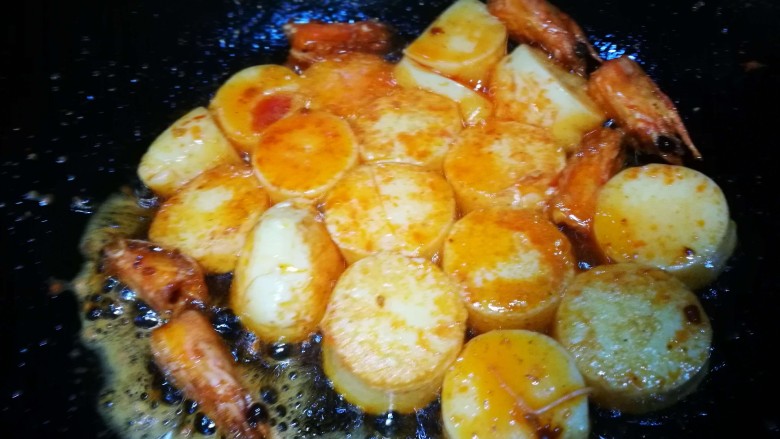 玉子豆腐虾,两面焦黄