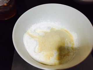 奶黄包,吉士粉和面粉混合均匀