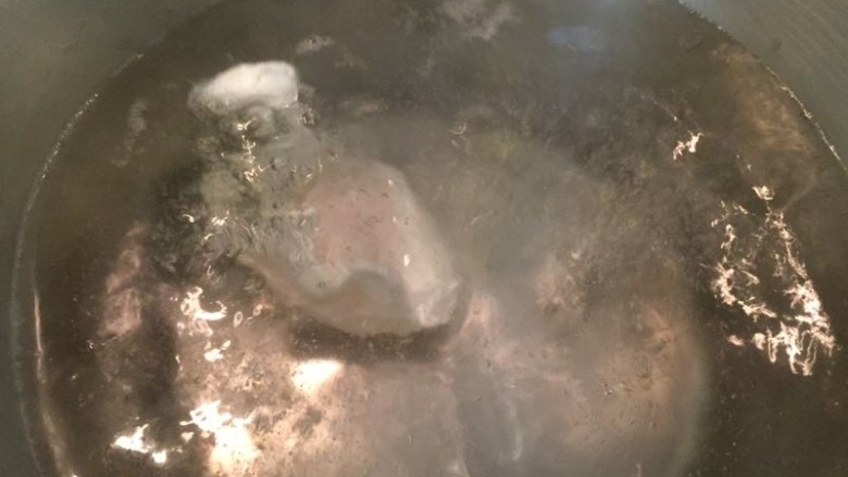 水波蛋肉醬燉菜佐法棍,直到半熟，撈起