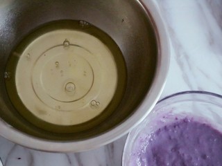 无糖紫薯溶豆,这个时候准备好蛋清，不要疑惑我做的量是两个蛋清量，方子是一个蛋清
